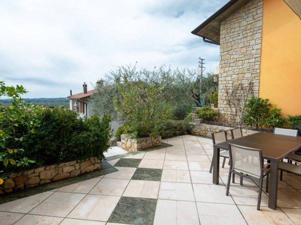 casa indipendente in vendita a Sant'Ambrogio di Valpolicella