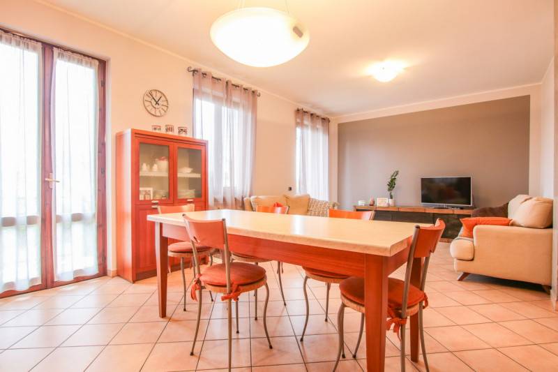 appartamento in vendita a Sant'Ambrogio di Valpolicella in zona Domegliara