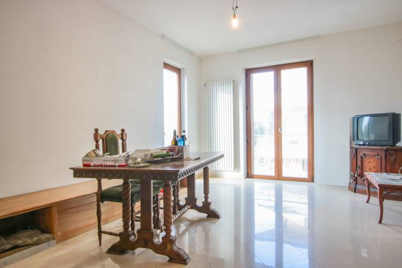 casa indipendente in vendita a Sant'Ambrogio di Valpolicella in zona Domegliara