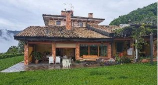 casa indipendente in vendita a Sant'Ambrogio di Valpolicella