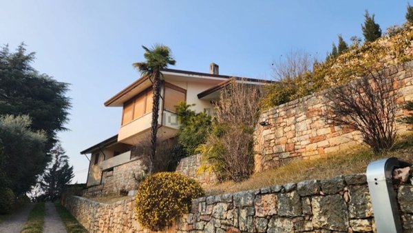 casa indipendente in vendita a Sant'Ambrogio di Valpolicella
