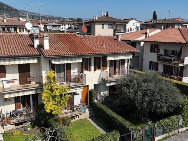 casa indipendente in vendita a Sant'Ambrogio di Valpolicella in zona Gargagnago