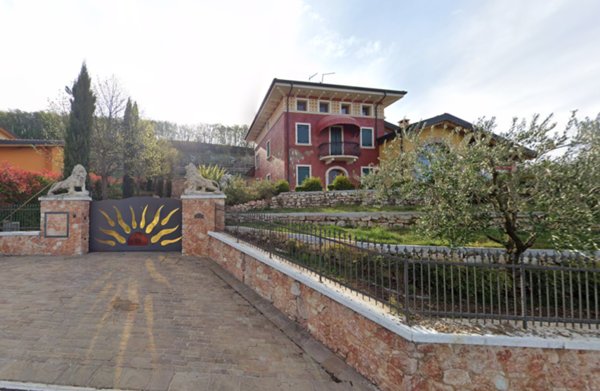 casa indipendente in vendita a Sant'Ambrogio di Valpolicella