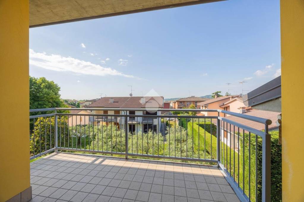 appartamento in vendita a Sant'Ambrogio di Valpolicella in zona Domegliara