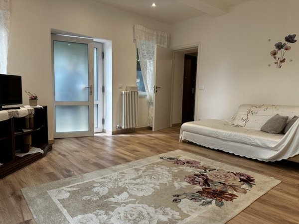 casa indipendente in vendita a Sant'Ambrogio di Valpolicella in zona Domegliara