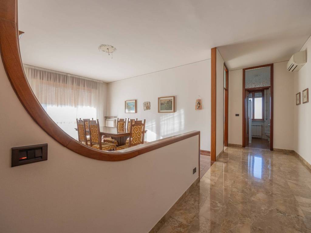 appartamento in vendita a Sant'Ambrogio di Valpolicella in zona Domegliara