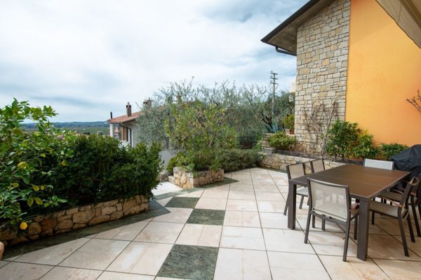 casa indipendente in vendita a Sant'Ambrogio di Valpolicella