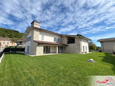 casa indipendente in vendita a Sant'Ambrogio di Valpolicella
