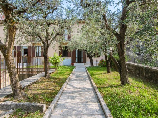 casa indipendente in vendita a Sant'Ambrogio di Valpolicella in zona San Giorgio