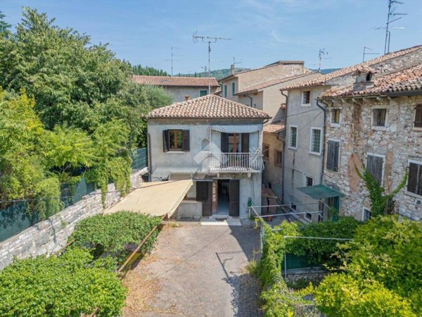 casa indipendente in vendita a Sant'Ambrogio di Valpolicella