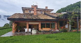 casa indipendente in vendita a Sant'Ambrogio di Valpolicella