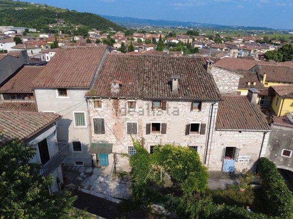 pentavano in vendita a Sant'Ambrogio di Valpolicella