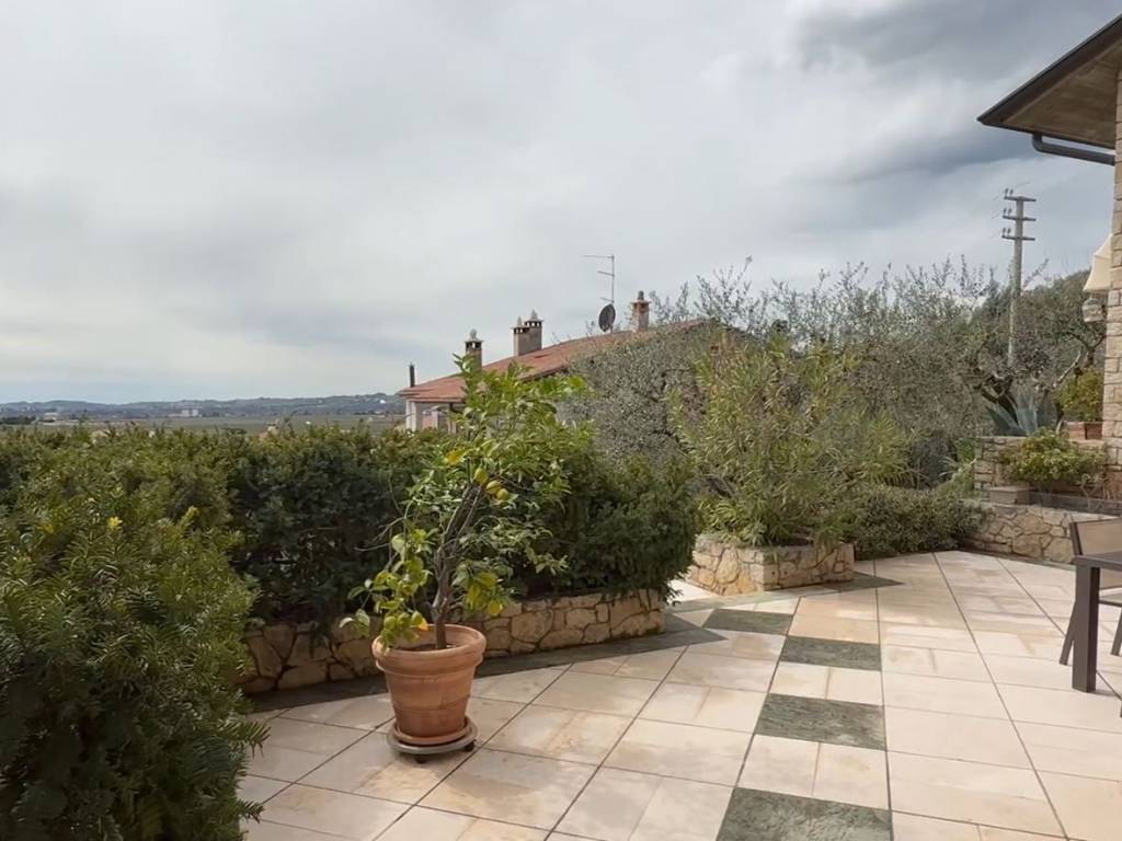 casa indipendente in vendita a Sant'Ambrogio di Valpolicella