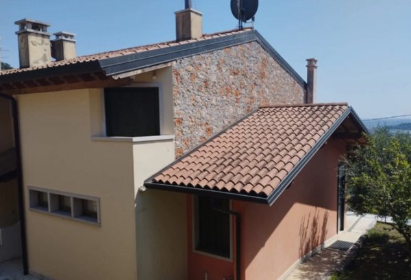 casa indipendente in vendita a Sant'Ambrogio di Valpolicella