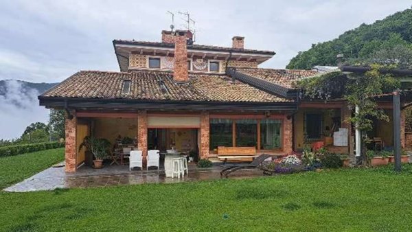 casa indipendente in vendita a Sant'Ambrogio di Valpolicella