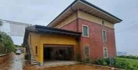 casa indipendente in vendita a Sant'Ambrogio di Valpolicella