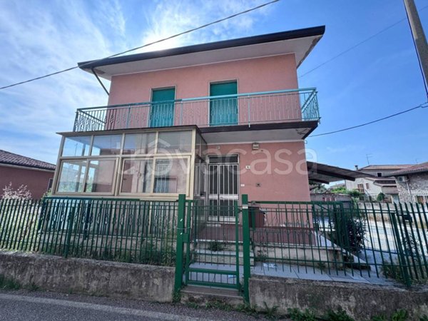 casa indipendente in vendita a Sant'Ambrogio di Valpolicella in zona Domegliara