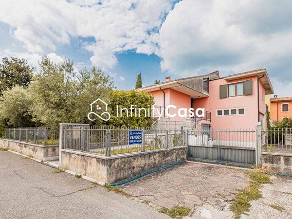 casa indipendente in vendita a Sant'Ambrogio di Valpolicella