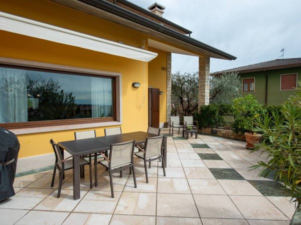 casa indipendente in vendita a Sant'Ambrogio di Valpolicella in zona Gargagnago