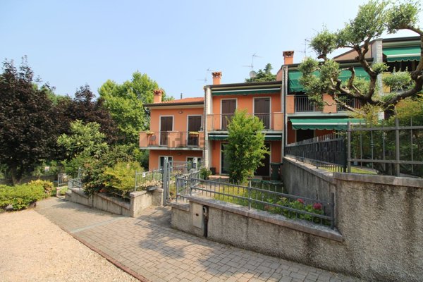 casa indipendente in vendita a Sant'Ambrogio di Valpolicella in zona Ponton