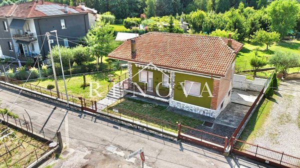 casa indipendente in vendita a Sant'Ambrogio di Valpolicella in zona Domegliara