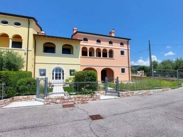 appartamento in vendita a Sant'Ambrogio di Valpolicella
