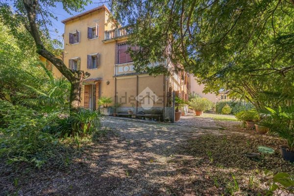 casa indipendente in vendita a Sant'Ambrogio di Valpolicella