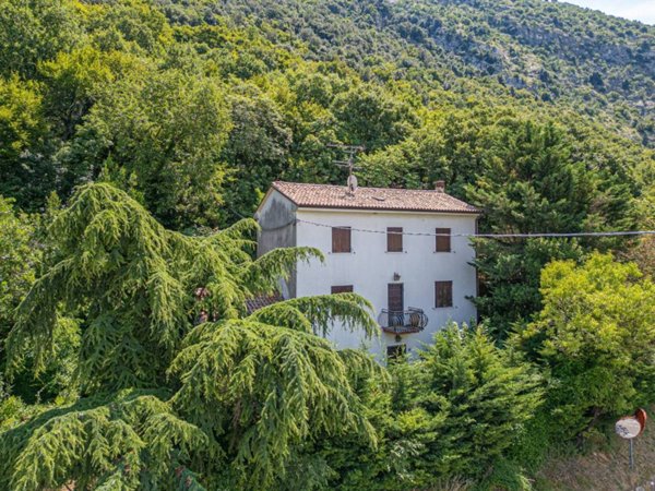 casa indipendente in vendita a Sant'Ambrogio di Valpolicella