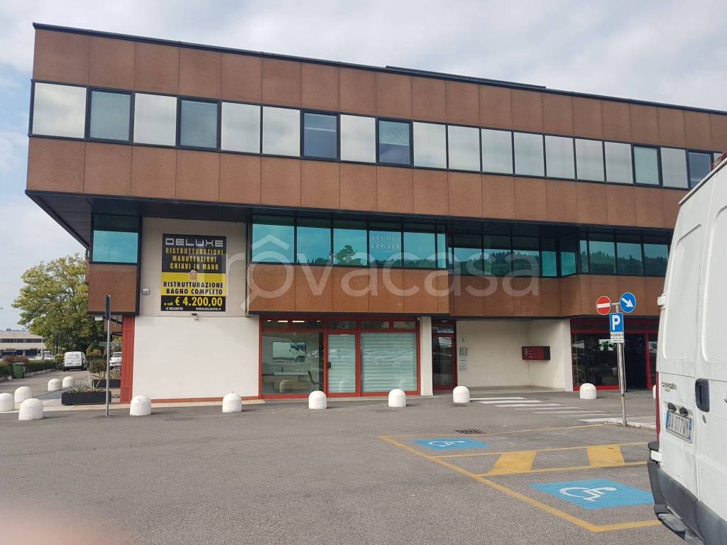 ufficio in vendita a Sant'Ambrogio di Valpolicella