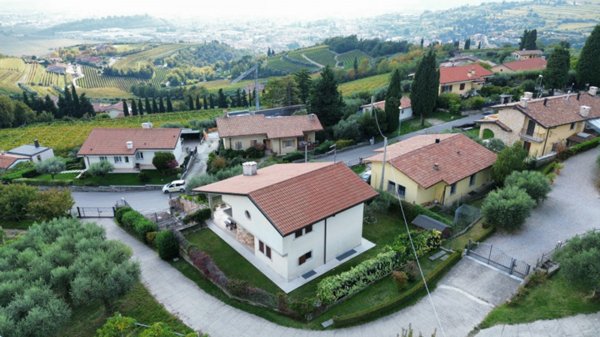 casa indipendente in vendita a Sant'Ambrogio di Valpolicella in zona San Giorgio