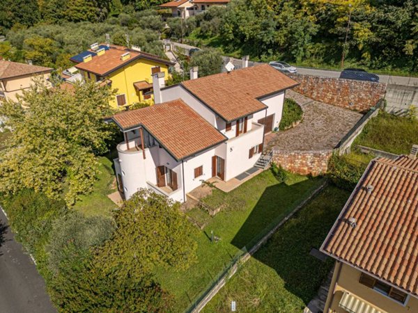 casa indipendente in vendita a Sant'Ambrogio di Valpolicella in zona San Giorgio