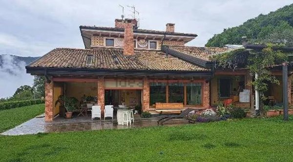 casa indipendente in vendita a Sant'Ambrogio di Valpolicella