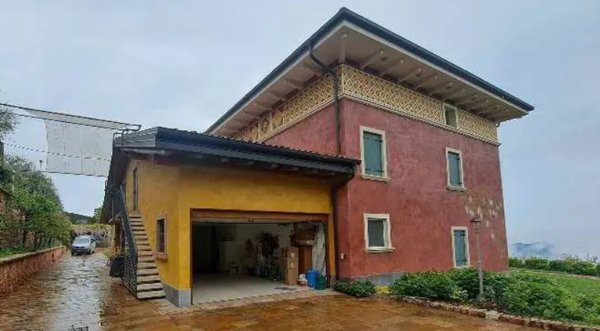 casa indipendente in vendita a Sant'Ambrogio di Valpolicella