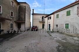 casale in vendita a Sant'Ambrogio di Valpolicella in zona Monte