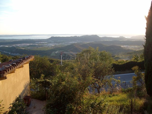 appartamento in vendita a Sant'Ambrogio di Valpolicella in zona Monte