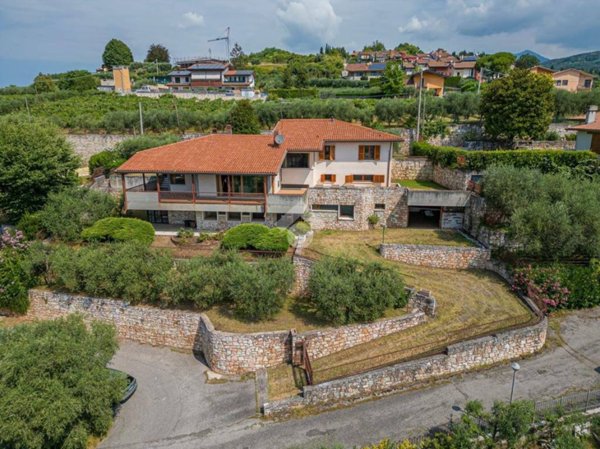 casa indipendente in vendita a Sant'Ambrogio di Valpolicella