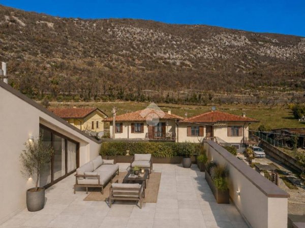 appartamento in vendita a Sant'Ambrogio di Valpolicella in zona Monte