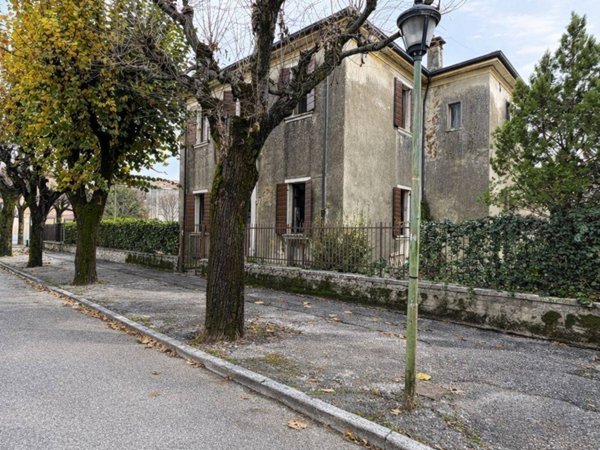 casa indipendente in vendita a Sant'Ambrogio di Valpolicella