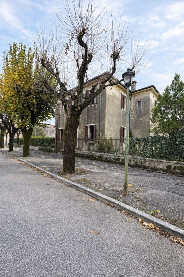 casa indipendente in vendita a Sant'Ambrogio di Valpolicella