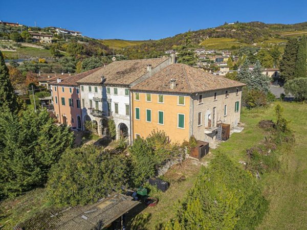casa indipendente in vendita a Sant'Ambrogio di Valpolicella