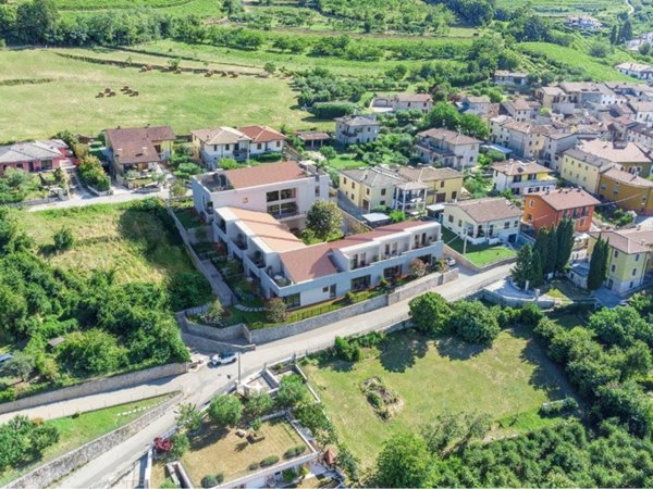 casa indipendente in vendita a Sant'Ambrogio di Valpolicella in zona Monte