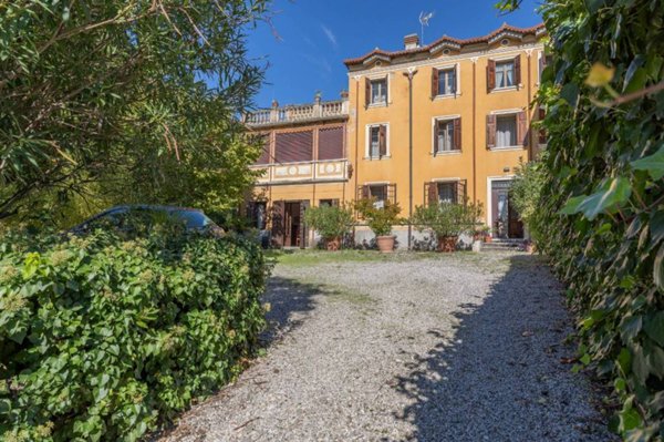 casa indipendente in vendita a Sant'Ambrogio di Valpolicella in zona Gargagnago
