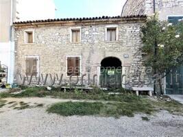 casale in vendita a Sant'Ambrogio di Valpolicella in zona Monte