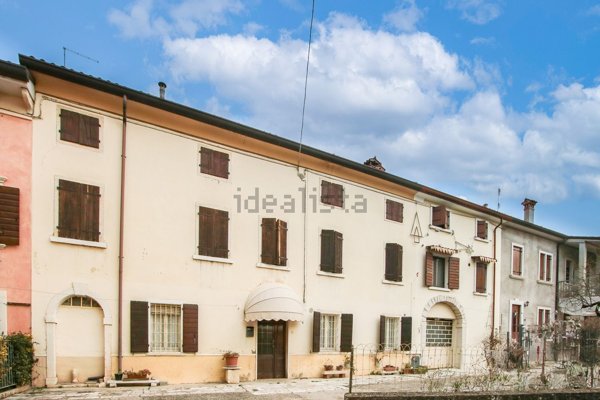 casale in vendita a Sant'Ambrogio di Valpolicella