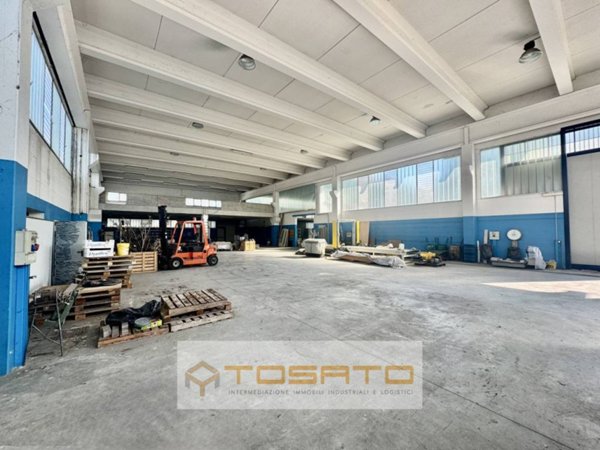 locale commerciale in vendita a Sant'Ambrogio di Valpolicella