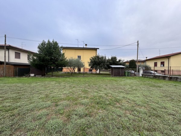 terreno edificabile a Sant'Ambrogio di Valpolicella in zona Domegliara