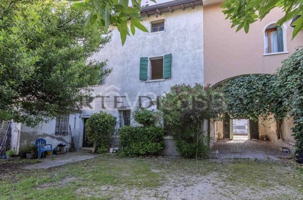 casa indipendente in vendita a Sant'Ambrogio di Valpolicella in zona Domegliara