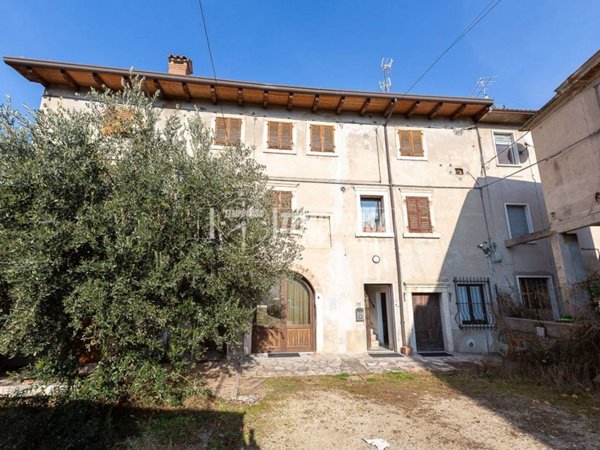 casa indipendente in vendita a Sant'Ambrogio di Valpolicella