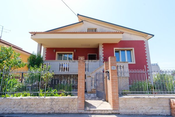 casa indipendente in vendita a Sant'Ambrogio di Valpolicella in zona Domegliara