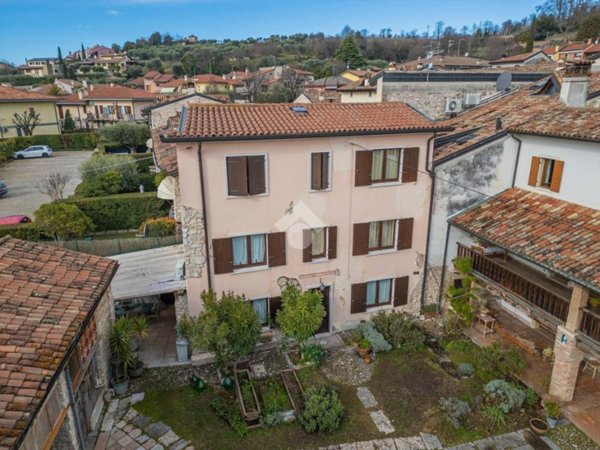 casa indipendente in vendita a Sant'Ambrogio di Valpolicella